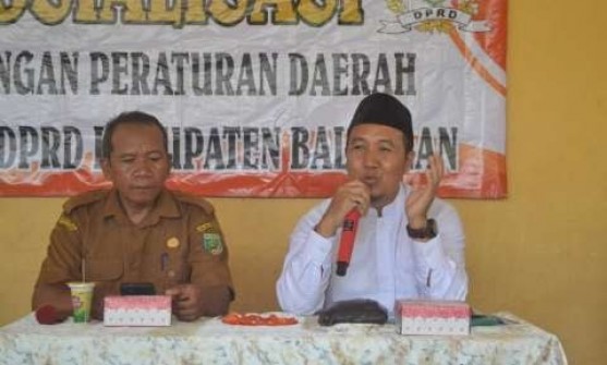 Silaturahmi ke Desa Panggung, Ketua Komisi III DPRD Balangan Sosialisasi Raperda Inisiatif tentang PPA